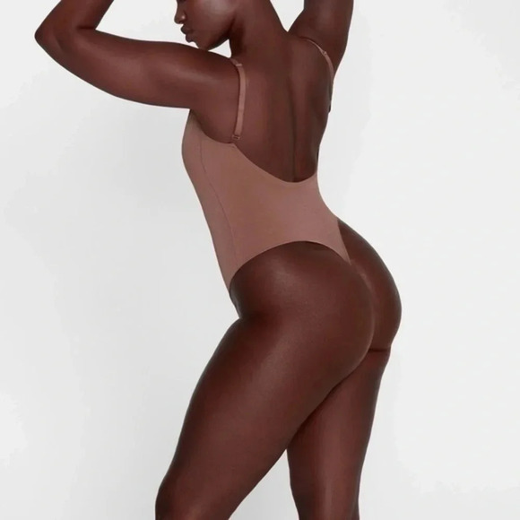 SKIMS SHEER SCULPT BODYSUIT B340 - Picture 2 of 5